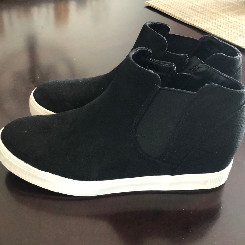 Black wedge booties size 9